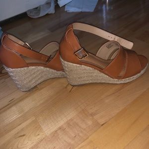 Tan wedges
